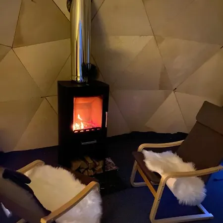 Aurora Igloo Fireplace-Heated Tents In A Secret Forest With Private Jacuzzi And Shared Sauna Bathroom And Dog Friendly Rovaniemi Exterior photo
