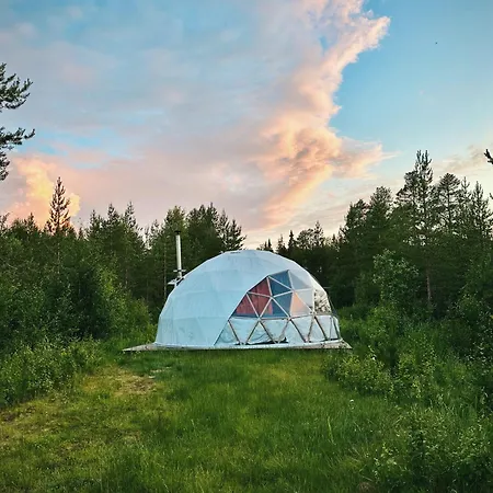 Aurora Igloo Fireplace-Heated Tents In A Secret Forest With Private Jacuzzi And Shared Sauna Bathroom And Dog Friendly Rovaniemi Exterior photo