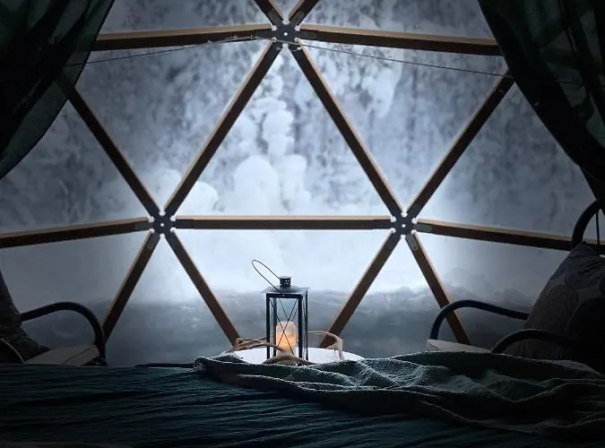 Aurora Igloo Fireplace-Heated Tents In A Secret Forest With Private Jacuzzi And Shared Sauna Bathroom And Dog Friendly