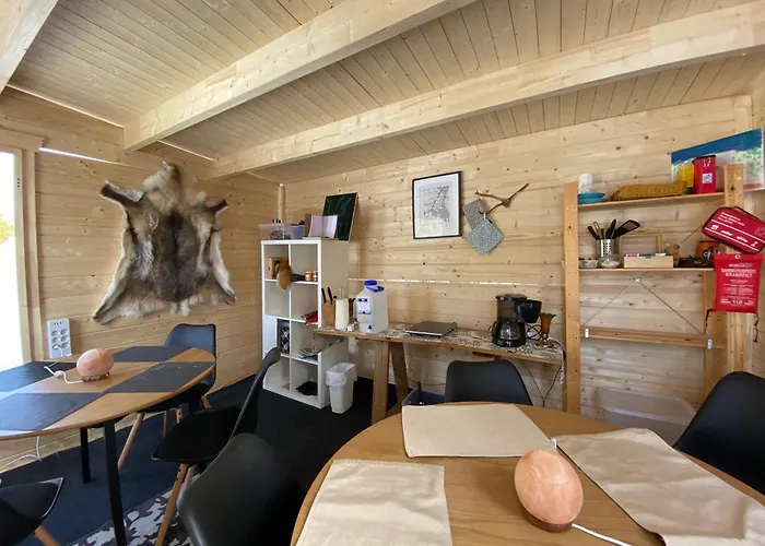 Aurora Igloo Fireplace-Heated Tents In A Secret Forest With Private Jacuzzi And Shared Sauna Bathroom And Dog Friendly