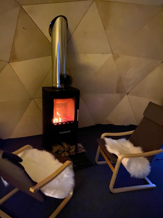 Aurora Igloo Fireplace-heated Tents In A Secret Forest With Private Jacuzzi And Shared Sauna Bathroom And Dog Friendly *