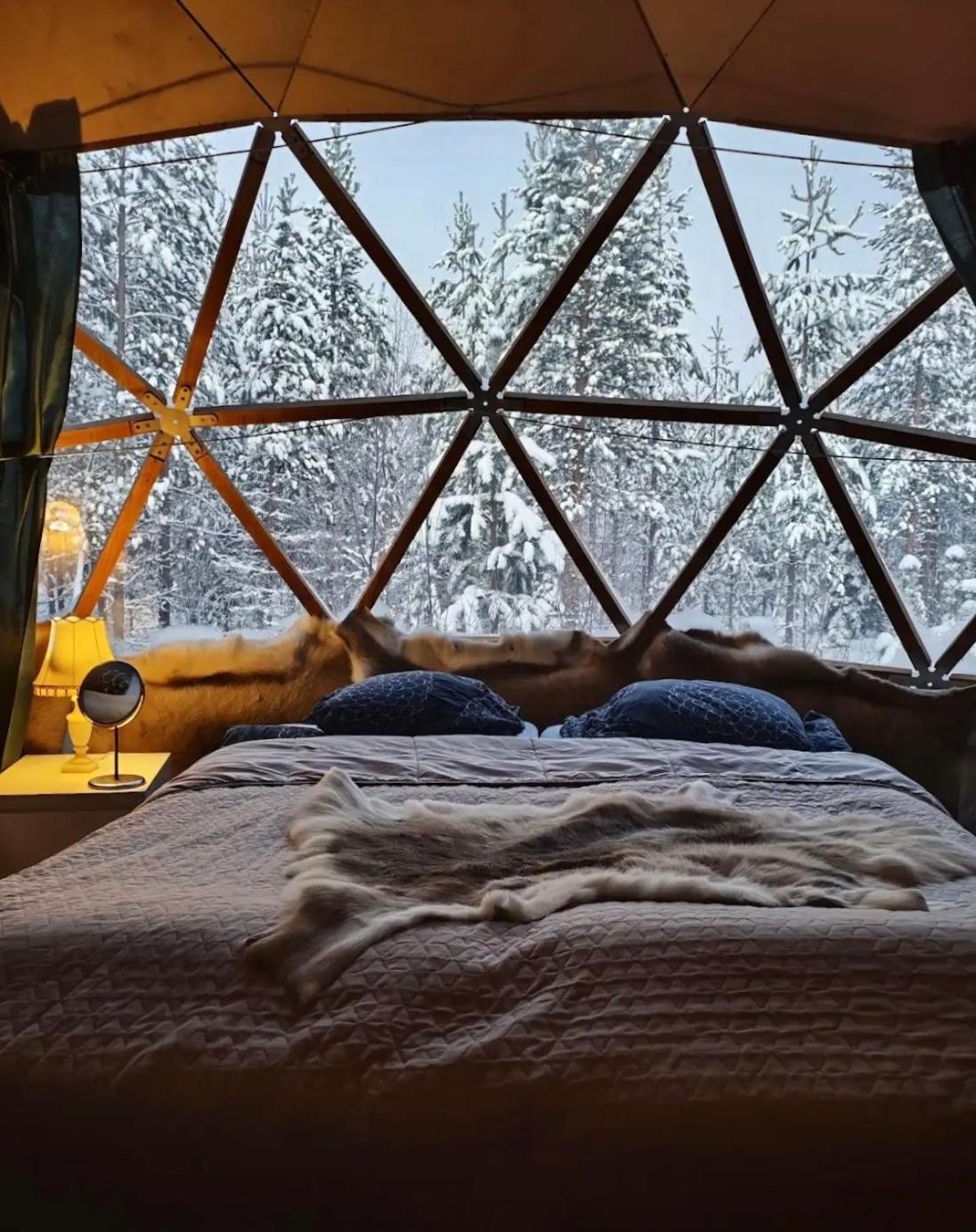 Aurora Igloo Fireplace-heated Tents In A Secret Forest With Private Jacuzzi And Shared Sauna Bathroom And Dog Friendly Luxury tent *