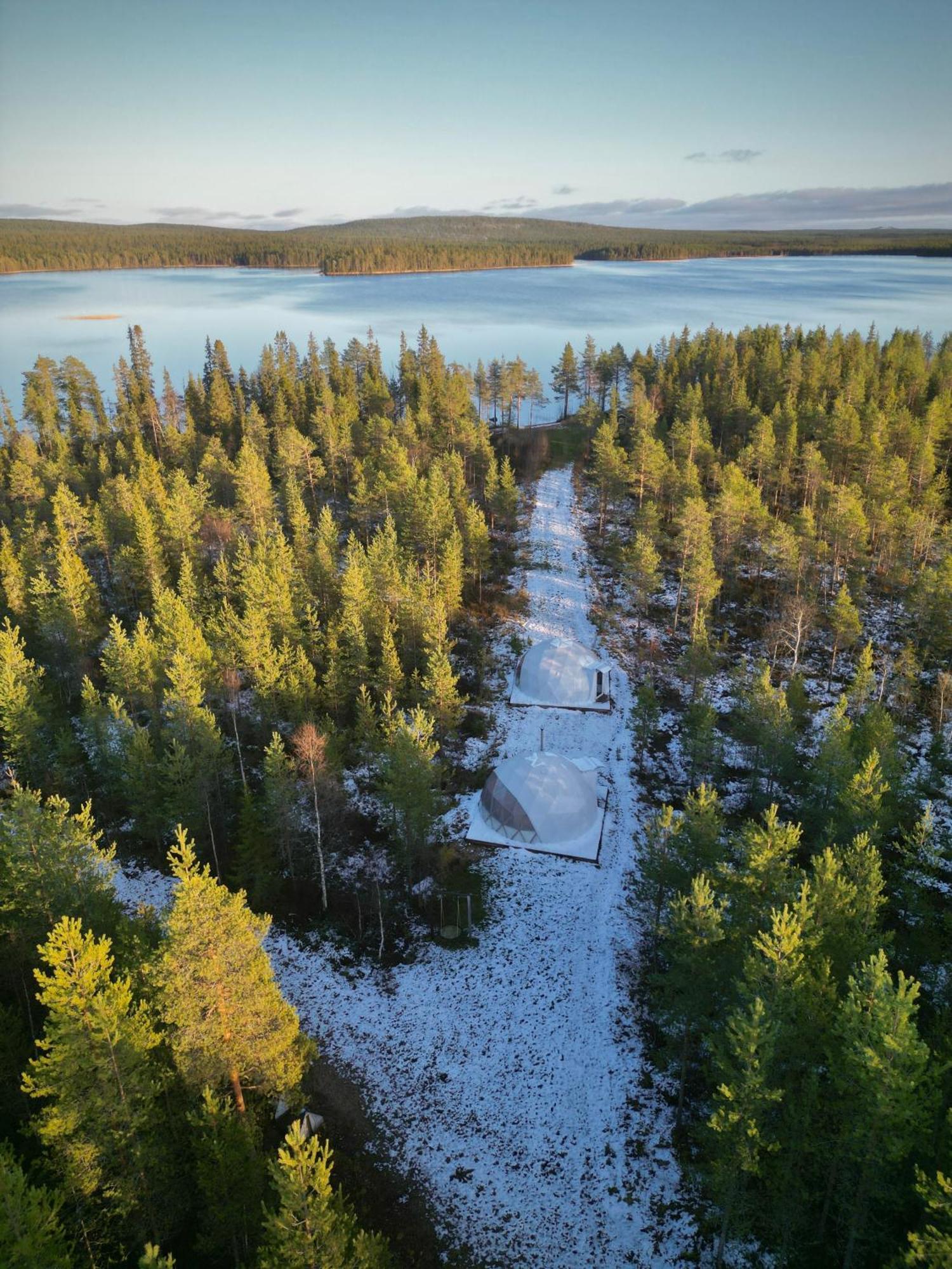 Aurora Igloo Fireplace-heated Tents In A Secret Forest With Private Jacuzzi And Shared Sauna Bathroom And Dog Friendly