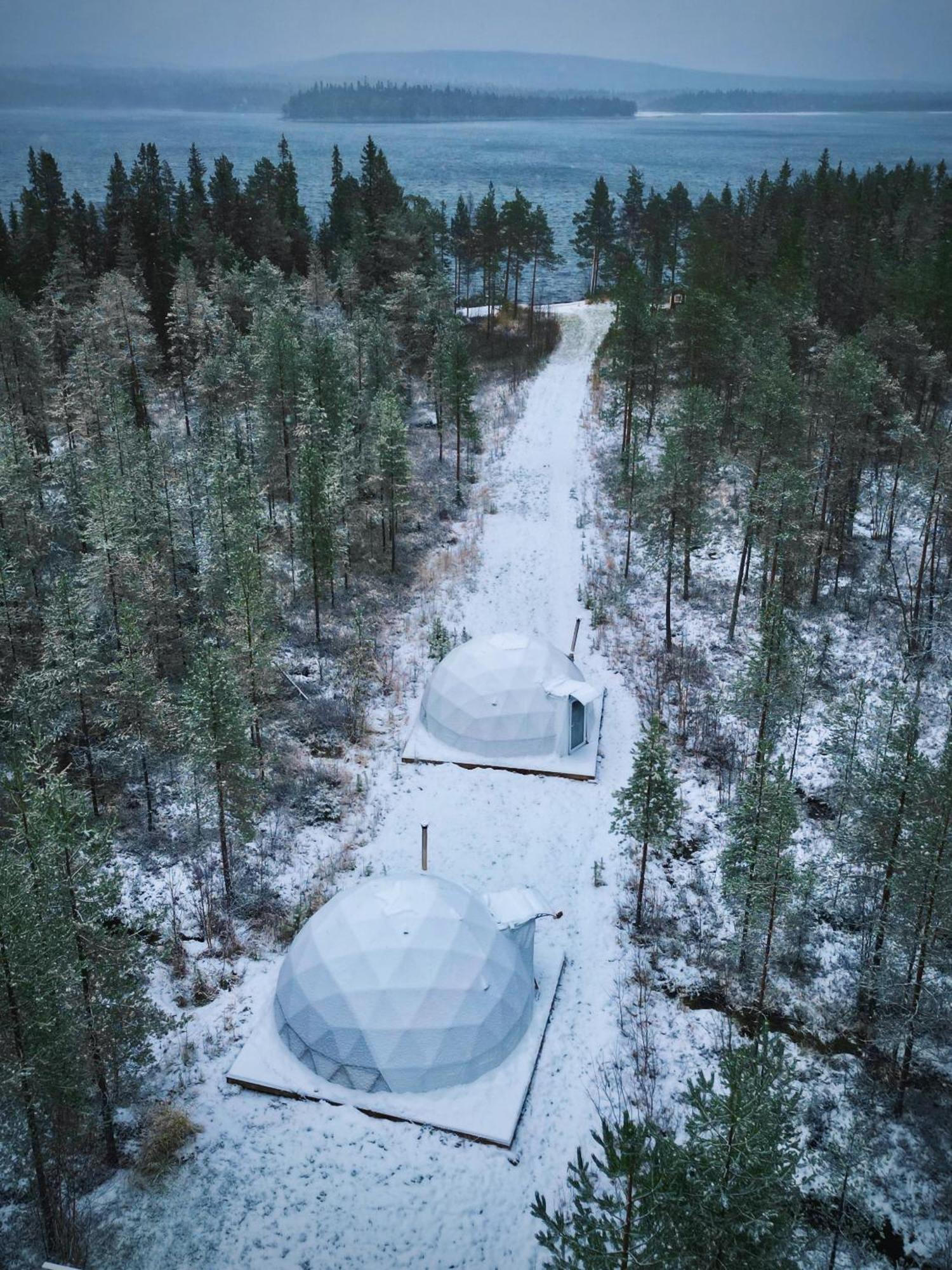 Aurora Igloo Fireplace-heated Tents In A Secret Forest With Private Jacuzzi And Shared Sauna Bathroom And Dog Friendly Luxury tent *