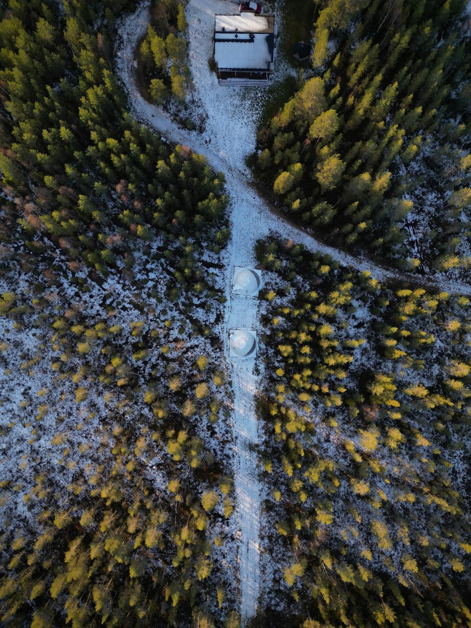 Aurora Igloo Fireplace-heated Tents In A Secret Forest With Private Jacuzzi And Shared Sauna Bathroom And Dog Friendly Luxury tent