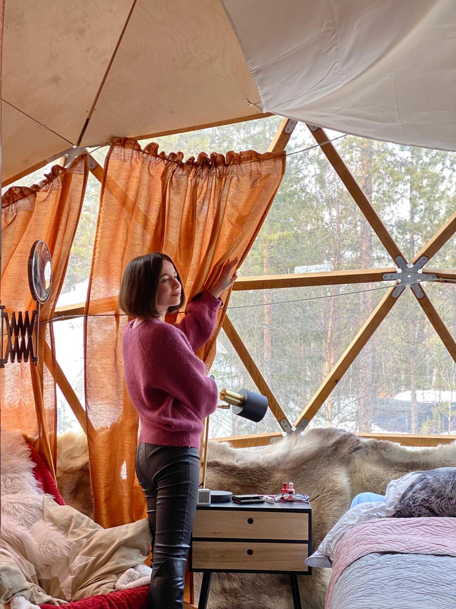 Luxury tent Aurora Igloo Fireplace-heated Tents In A Secret Forest With Private Jacuzzi And Shared Sauna Bathroom And Dog Friendly